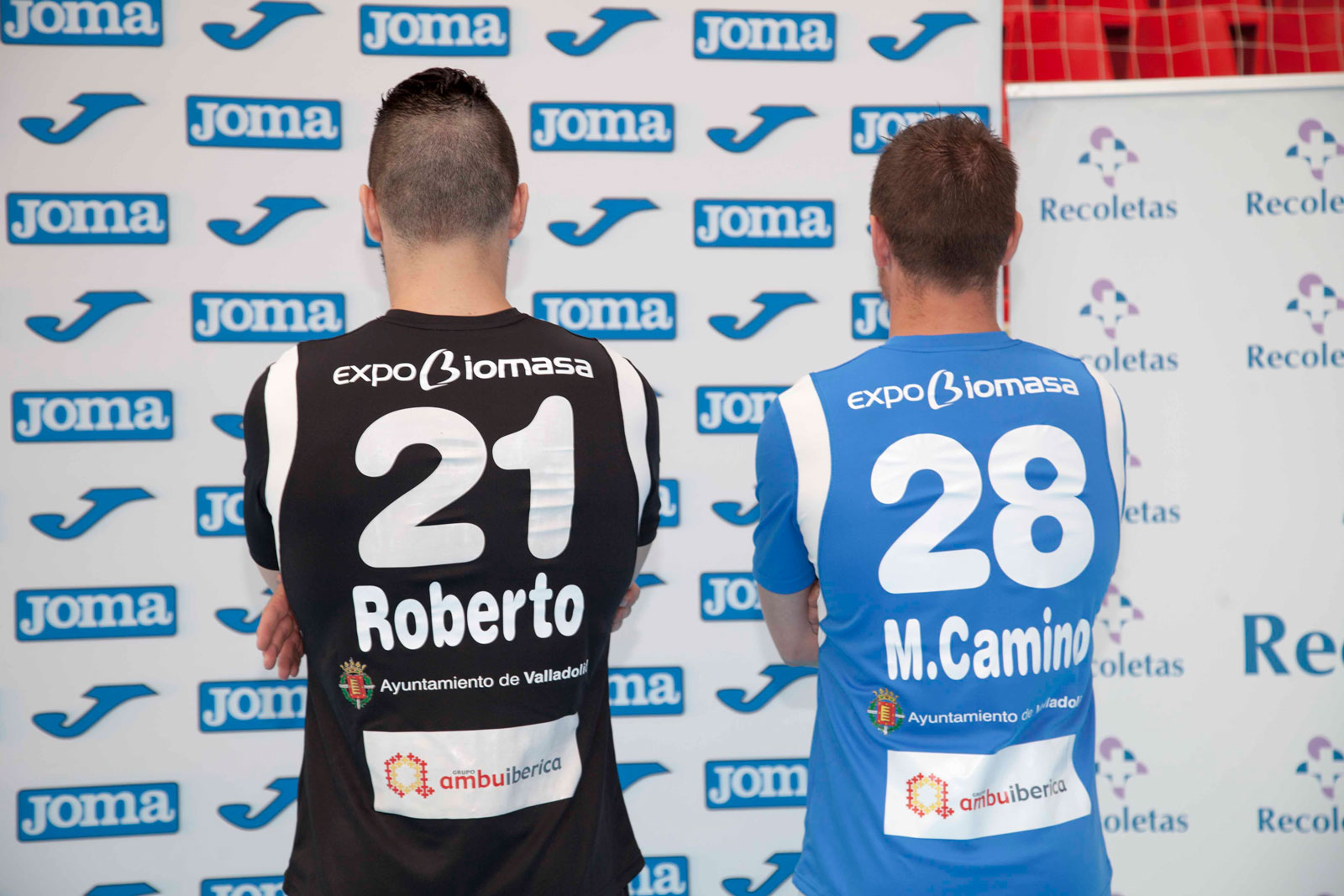 El Recoletas Atlético Valladolid presenta sus nuevas camisetas junto a Joma y Deportes Chema | Galería 5 / 8