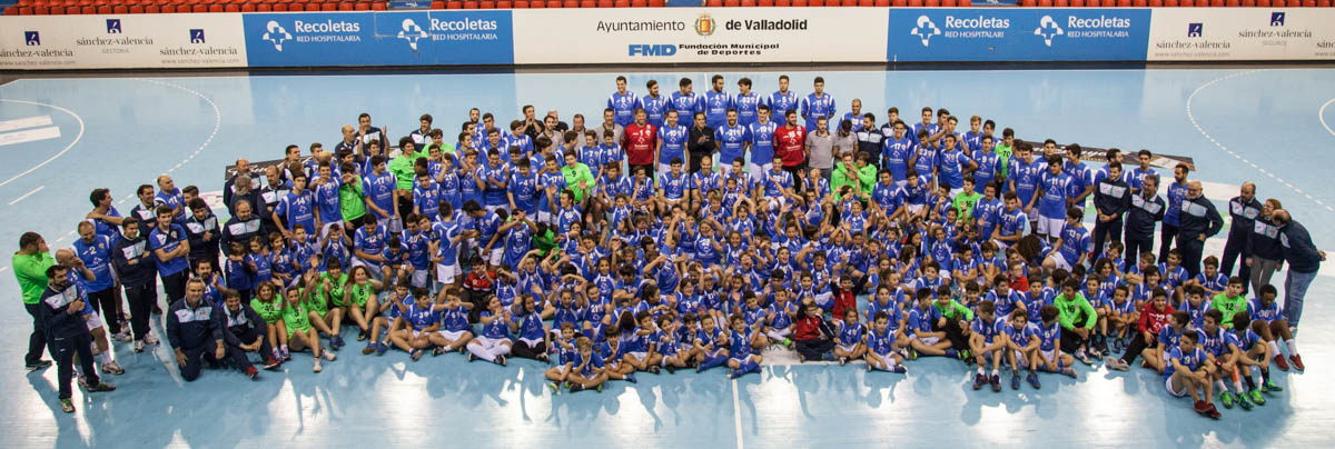 La familia al completo del Recoletas Atlético Valladolid 2017-2018 | Galería 27 / 29