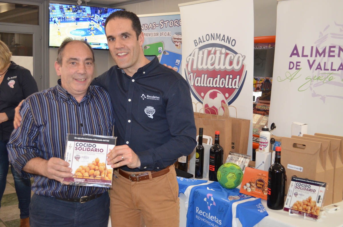 El Cocido Solidario del Recoletas Atlético Valladolid y Alimentos de Valladolid recauda 1.500 euros para la lucha contra el cáncer | Galería 7 / 20