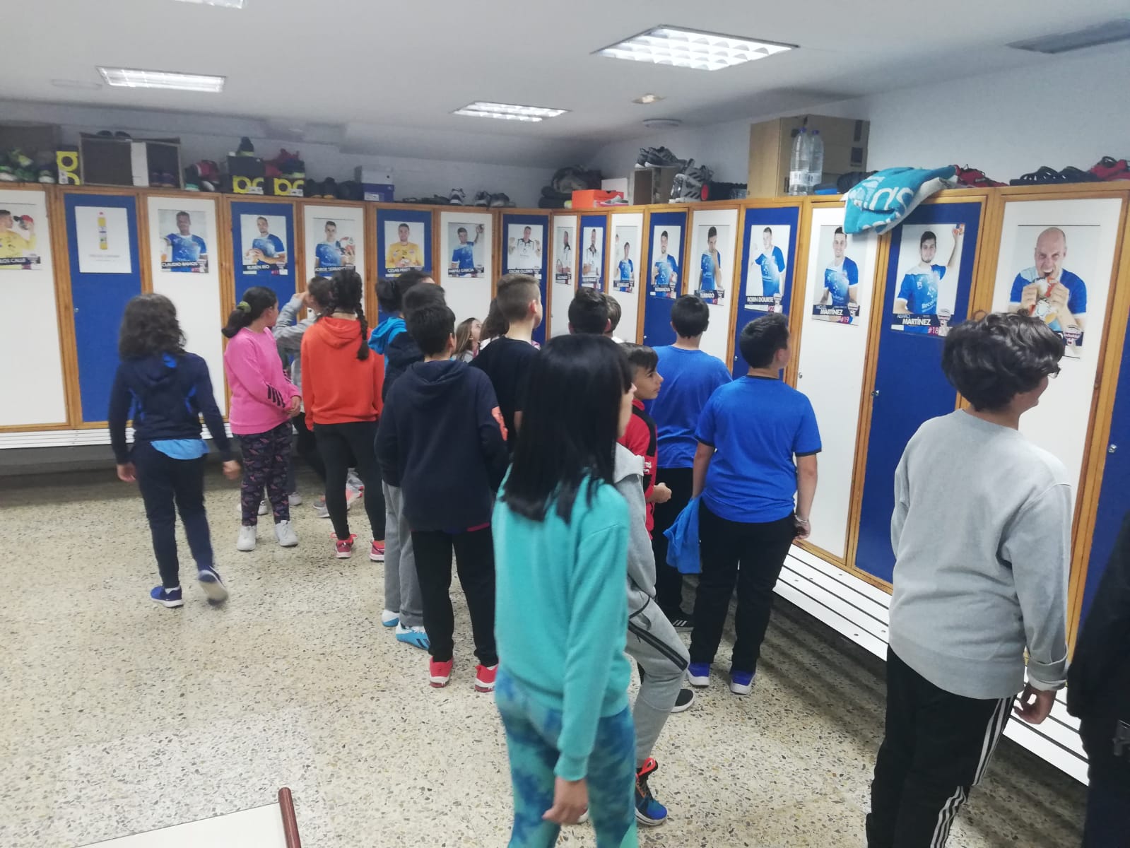 Los alumnos del IES Emperador Carlos se convierten en Gladiadores Azules por un día | Galería 2 / 14