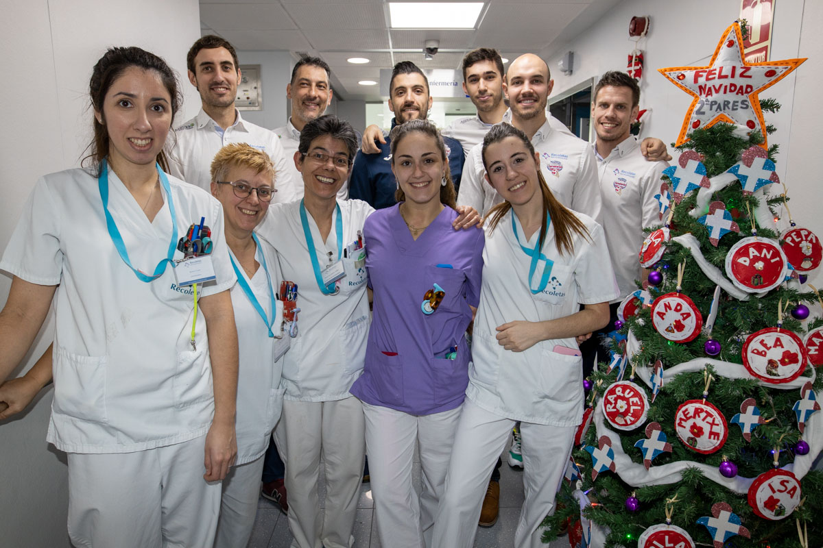Visita navideña a los hospitales de Recoletas en Valladolid | Galería 10 / 16
