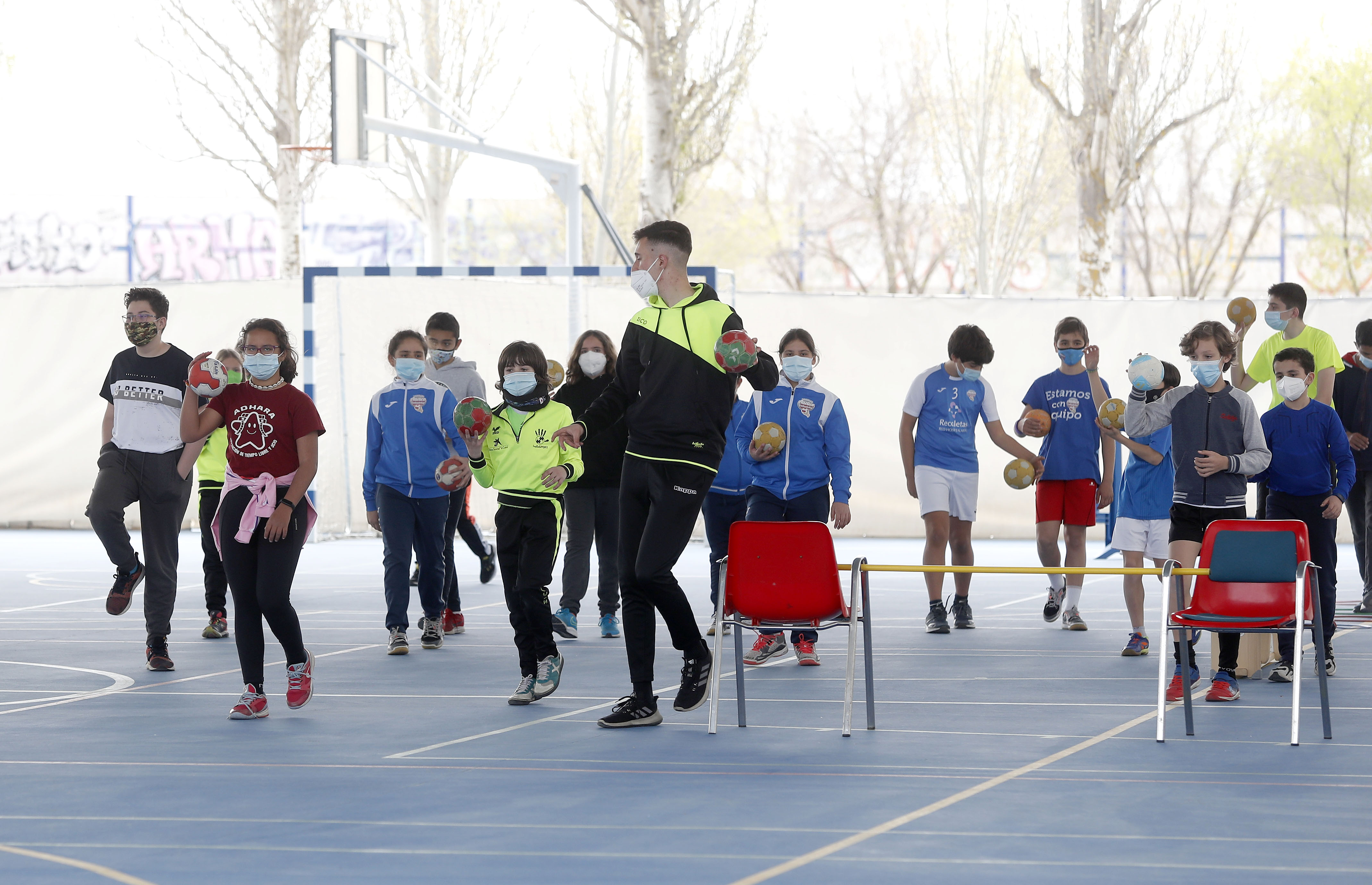 Formación, diversión y mucho balonmano en el Campus Deportivo de Semana Santa del Recoletas Atlético Valladolid | Galería 4 / 8