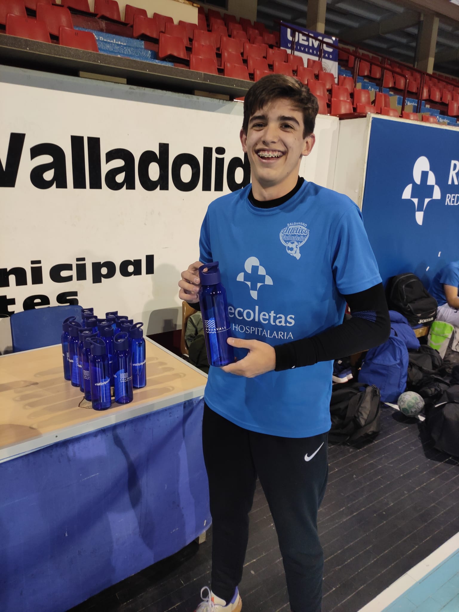 Recoletas Atlético Valladolid y Aquavall comprometidos en el consumo de agua del grifo  | Galería 8 / 9