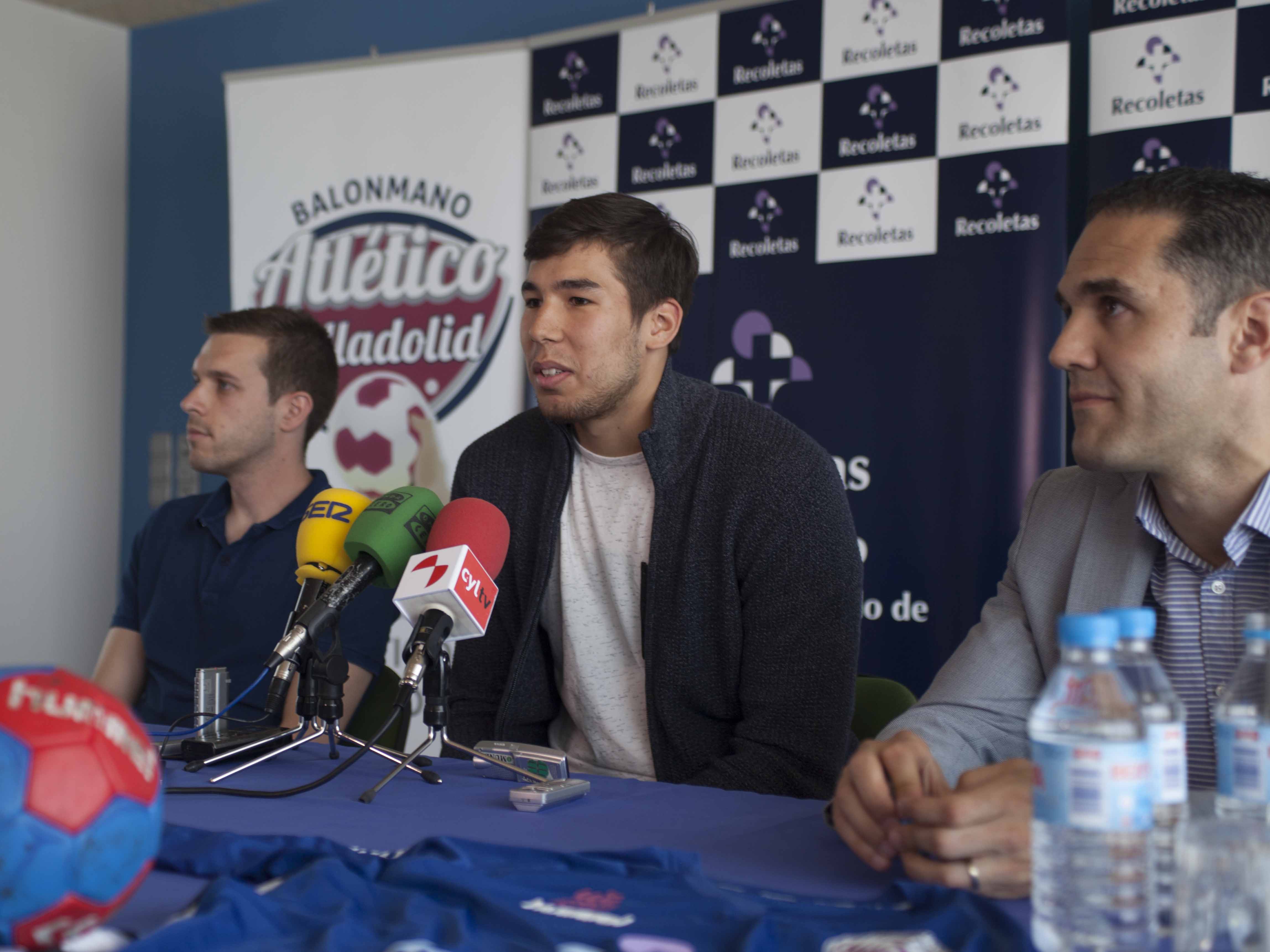 Daniel Dujshebaev: “El Atlético Valladolid Recoletas es un equipo con la mejor afición de España y un lugar muy interesante para jugar, aprender y seguir progresando” | Galería 1 / 3