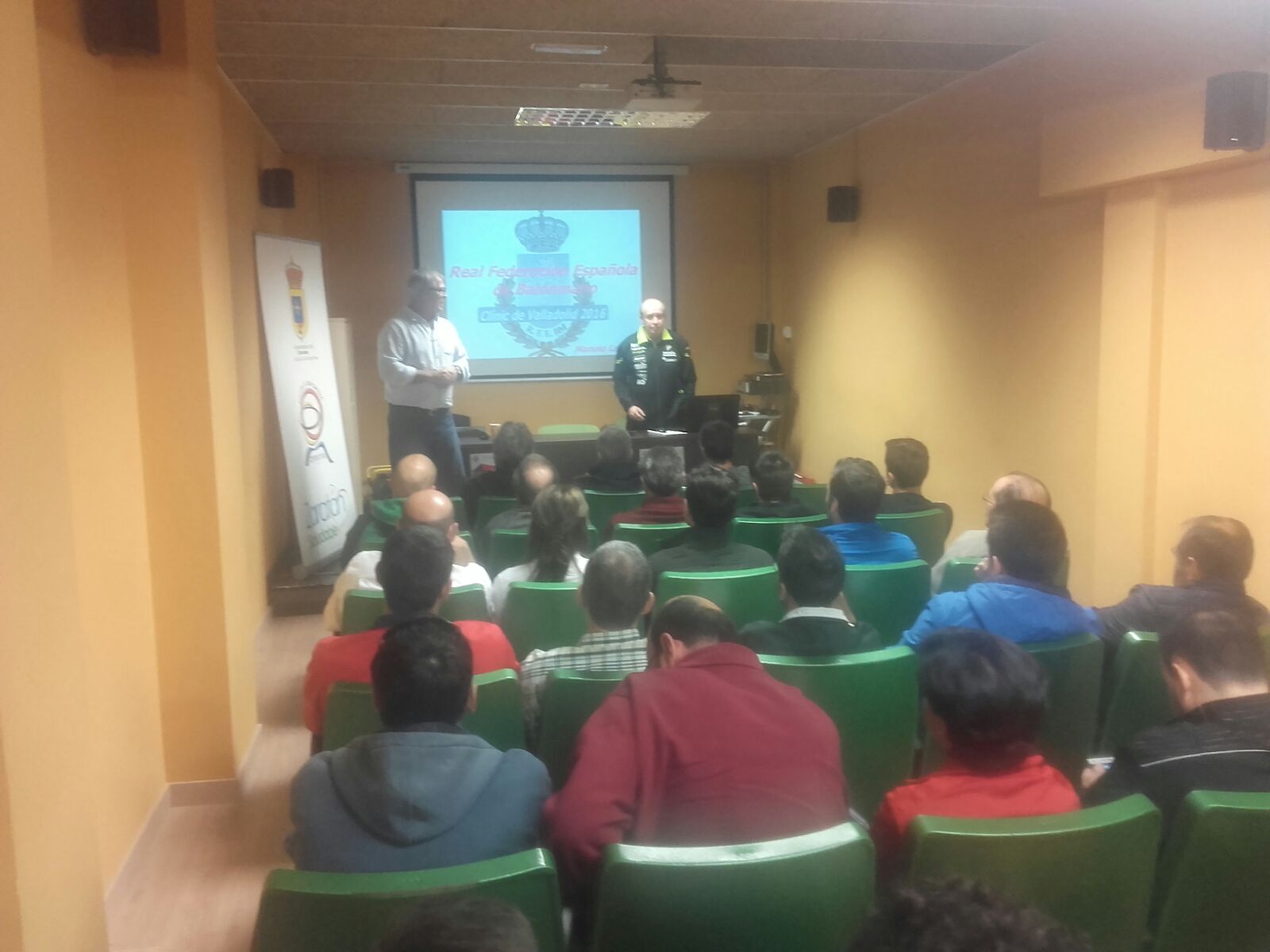 Buena participación en el I Clinic de Balonmano del Recoletas Atlético Valladolid  | Galería 2 / 3