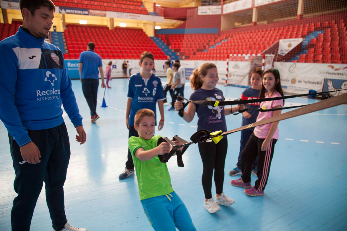 65 escolares disfrutan con la primera sesión de la actividad ‘Siéntete un Gladiador Azul’ | Galería 20 / 28
