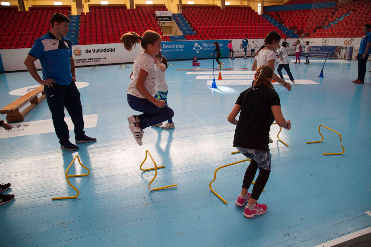 65 escolares disfrutan con la primera sesión de la actividad ‘Siéntete un Gladiador Azul’ | Galería 19 / 28