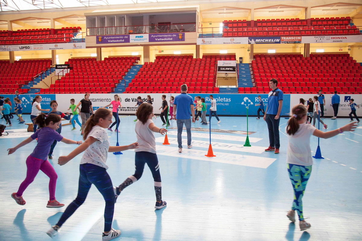 65 escolares disfrutan con la primera sesión de la actividad ‘Siéntete un Gladiador Azul’ | Galería 1 / 28