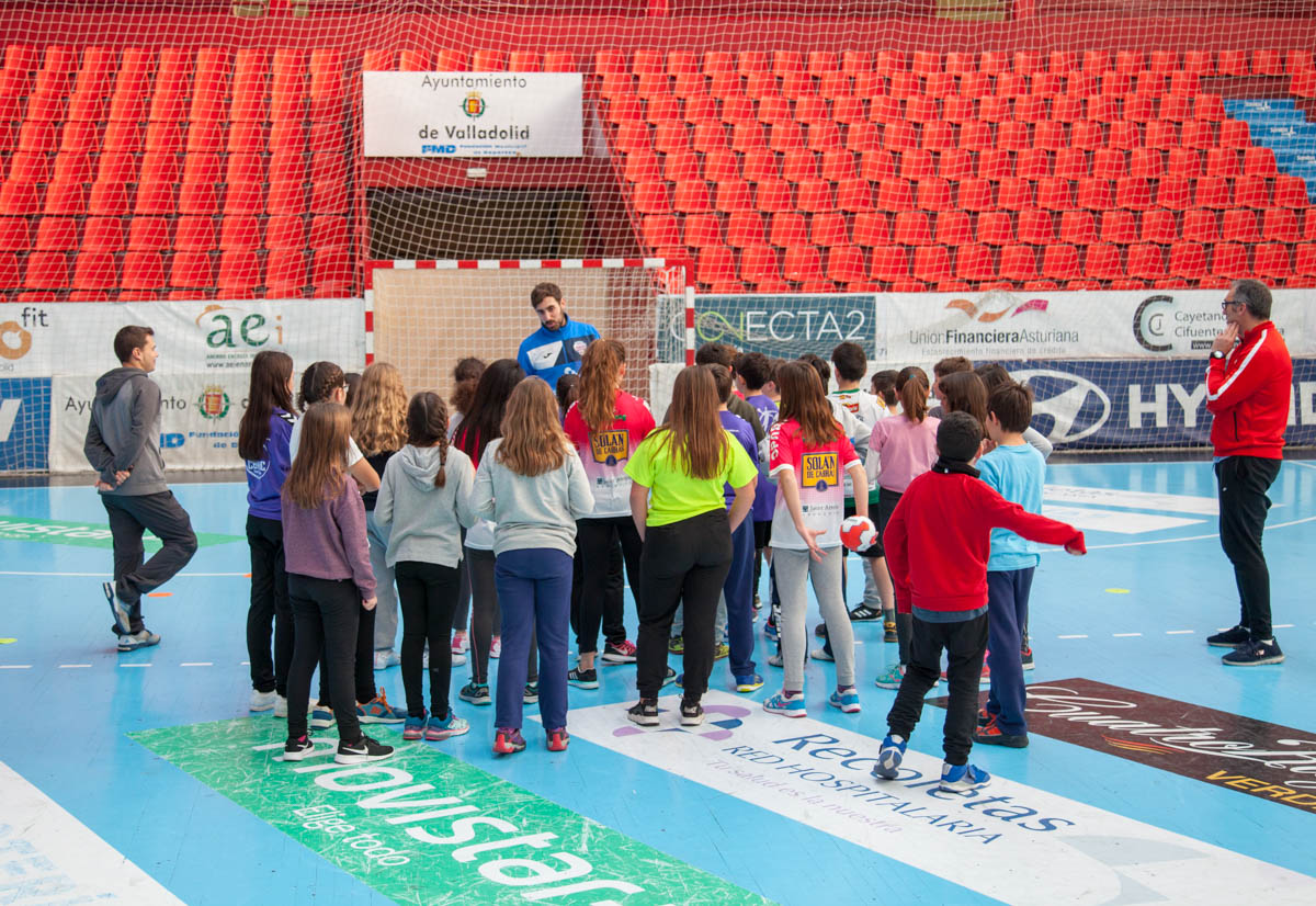 El Colegio Rosario Pereda de Viana de Cega participa en la actividad ‘Siéntete un Gladiador Azul’ | Galería 9 / 9