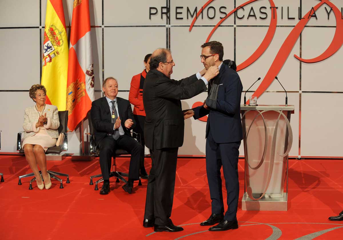 Fernando Hernández recoge el Premio Castilla y León del Deporte 2017 | Galería 2 / 5