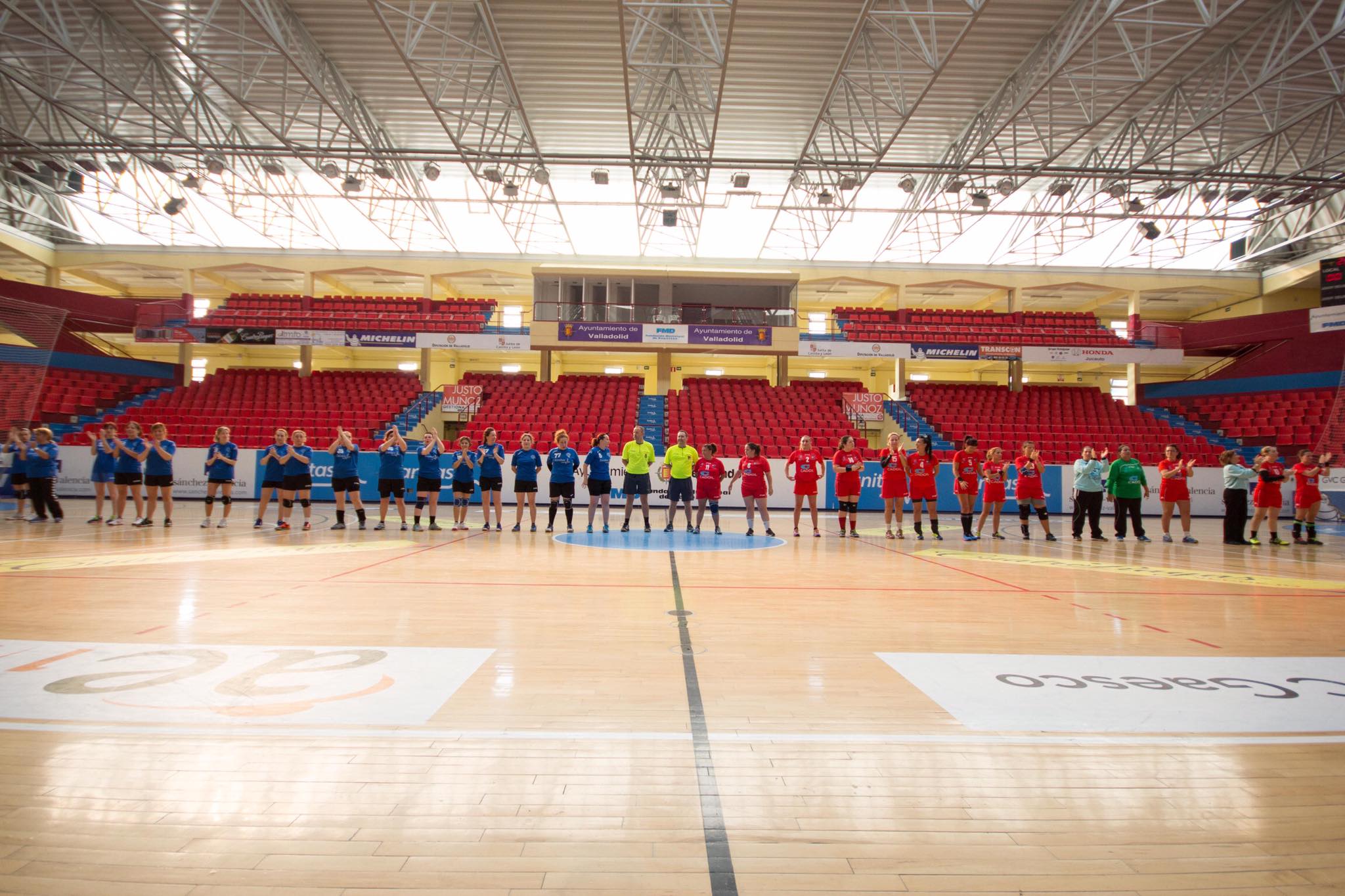 BM Granada y Reino de León se imponen en la tercera edición del Torneo Internacional de Balonmano Veterano de Valladolid