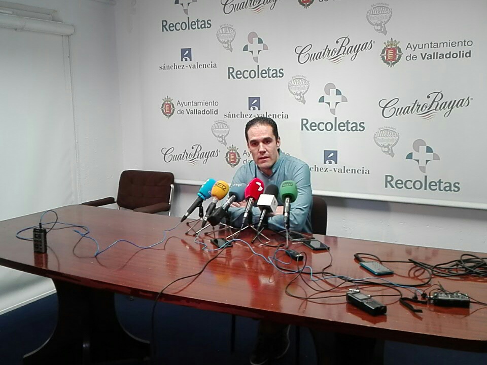 Nacho González no continuará en el banquillo del Recoletas Atlético Valladolid en la segunda vuelta de la Liga Asobal