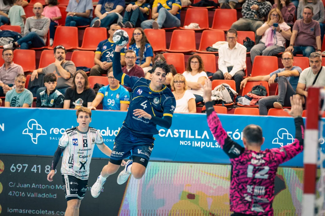Quinto triunfo del Recoletas Salud ante un combativo Cajasol Ángel Ximénez Puente Genil (33-24)